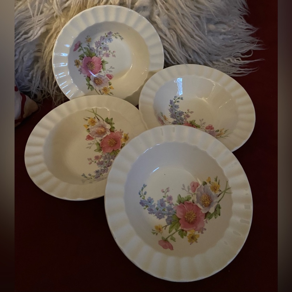 Edwin M. Knowles, Floral Print Desert Bowls
